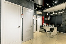 Салон DVERIDOM ,  пл. Бангалор, ул. Сурганова д.88, 1 этаж 